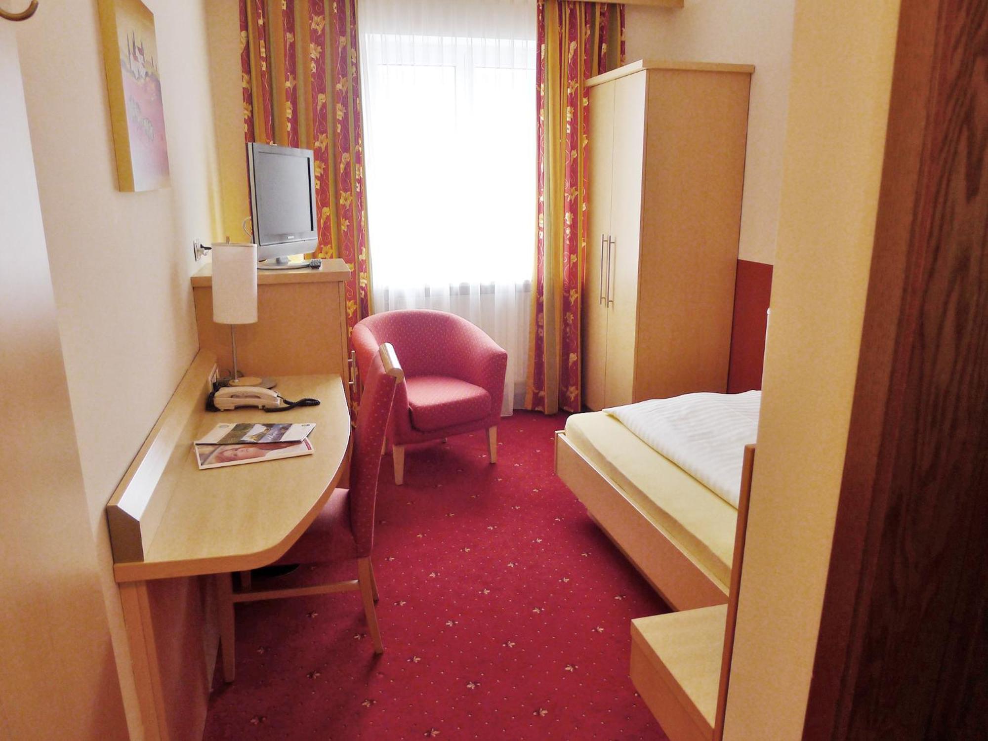 Hotel Restaurant Boeck "Roter Hahn" Sankt Poelten Room photo